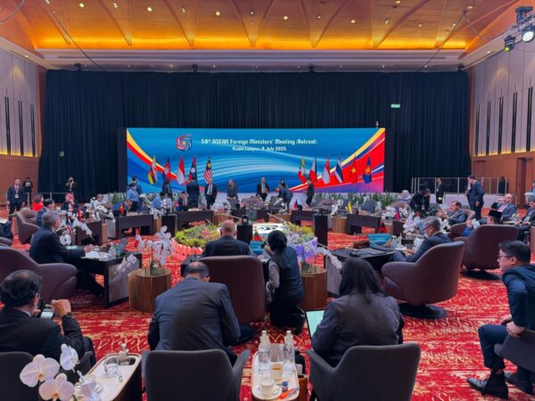 Para Menlu ASEAN saat menghadiri AMM Retreat 2025 di Kuala Lumpur