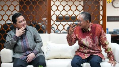 Menteri PU Dody Hanggodo dan Erick Thohir dalam pertemuan membahas pembangunan stadion