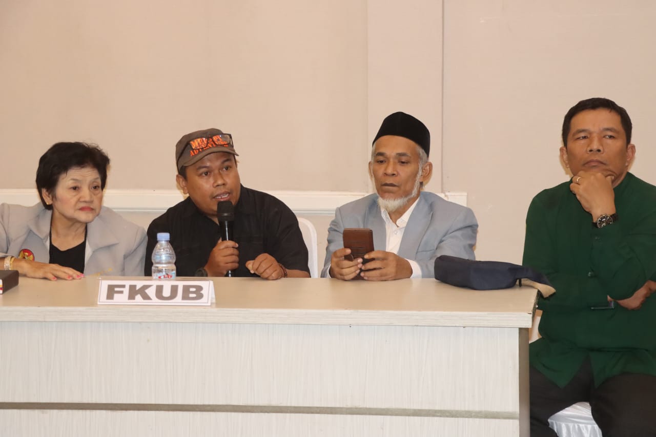 Ketua FKUB Sukabumi memberikan keterangan pers terkait isu penutupan tempat ibadah
