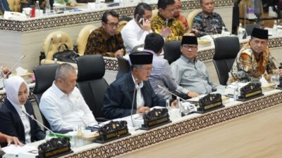 Menteri PU Dody Hanggodo dan Komisi V DPR bahas pagu 2026