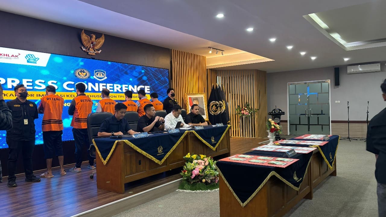 Enam WNA asal Pakistan diamankan petugas Imigrasi Tangerang