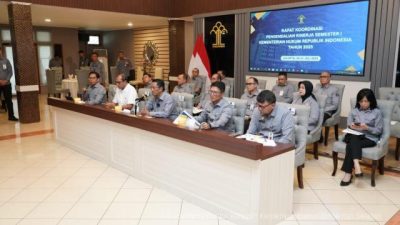 Menteri Hukum Supratman Andi Agtas memaparkan capaian kinerja Kemenkum