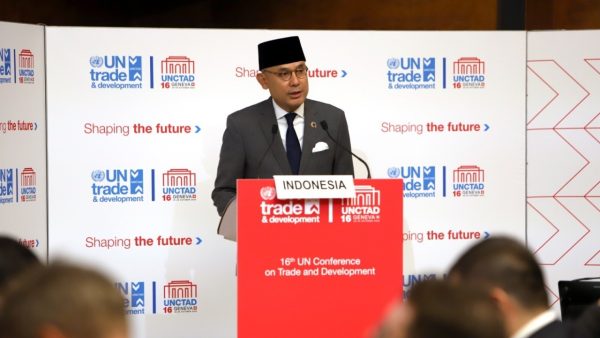 Wamenlu RI Arrmanatha Christiawan Nasir berbicara di forum UNCTAD Jenewa 2025