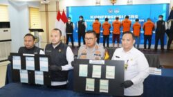 Petugas Imigrasi Soekarno-Hatta melakukan Operasi Keimigrasian di Apartemen City Park Cengkareng Timur