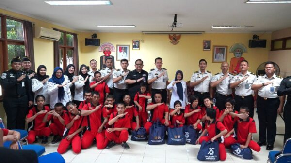 Imigrasi Soekarno-Hatta berbagi di Panti Belaian Kasih