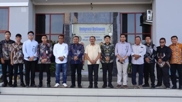 Anggota DPR RI meninjau layanan Imigrasi Belawan