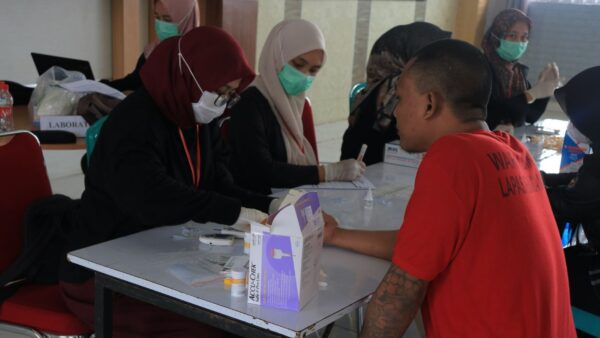 Mobile VCT Lapas Pemuda Madiun pemeriksaan kesehatan warga binaan