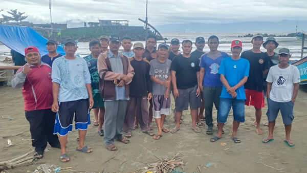 Nelayan Cisolok Sukabumi melaut di tengah keterbatasan