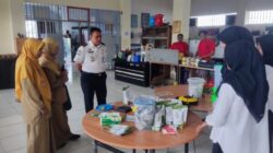 Proses pengecekan PIRT Lapas Pemuda Madiun oleh Dinkes