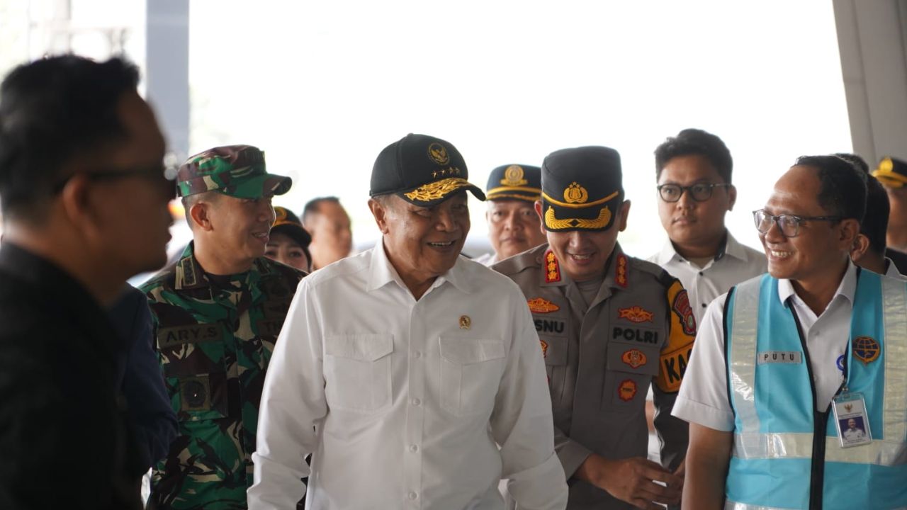 Menko Polkam meninjau kesiapan Bandara Soekarno-Hatta jelang Nyepi dan Idulfitri 2026