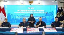 Petugas Imigrasi Soekarno-Hatta mengungkap kasus penggunaan paspor palsu oleh WNA di Bandara Soetta