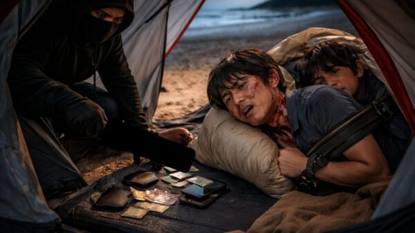ilustrasi perampokan di tenda pantai Sukabumi saat korban tidur.