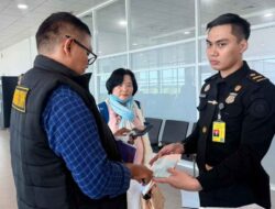Imigrasi Padang Deportasi WN Kamboja dan Vietnam Lewat Bandara Minangkabau