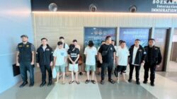 Petugas Imigrasi Tangerang mengamankan 19 WNA terduga sindikat love scamming di Teluknaga