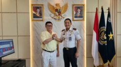 Ketua PWRC Kornelius Wau saat silaturahmi dengan Kepala Imigrasi Jakarta Selatan Winarko