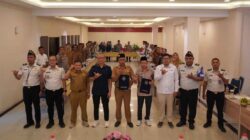 Kantor Imigrasi Kelas I TPI Padang membentuk Desa Binaan Imigrasi di Kabupaten Pesisir Selatan untuk edukasi migrasi aman dan pencegahan TPPO.