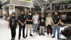 Petugas Imigrasi Soekarno-Hatta mendeportasi tiga warga negara Tiongkok terkait dugaan praktik kawin pesanan lintas negara.