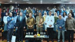 Pemuda dan mahasiswa mengikuti D-8 Youth Dialogue di Universitas Airlangga Surabaya membahas ketahanan energi dan pangan global.
