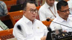 Komisi X DPR RI bersama Kepala BRIN Prof Arif Satria saat rapat membahas pengembangan riset nasional dan inovasi teknologi.