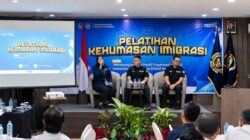 Pelatihan Kehumasan Kantor Imigrasi Kelas I TPI Padang untuk meningkatkan komunikasi publik dan citra positif organisasi.