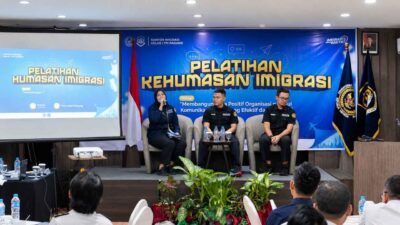 Pelatihan Kehumasan Kantor Imigrasi Kelas I TPI Padang untuk meningkatkan komunikasi publik dan citra positif organisasi.