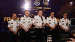 Direktur Jenderal Imigrasi Hendarsam Marantoko membuka Sosialisasi Penguatan Kepatuhan Internal Terintegrasi bersama KPK di Surabaya.
