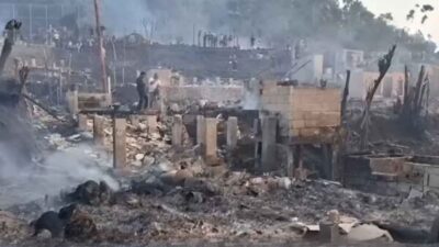 Kebakaran menghanguskan puluhan rumah beratap ijuk di Kampung Adat Kasepuhan Ciptamulya, Kecamatan Cisolok, Kabupaten Sukabumi.