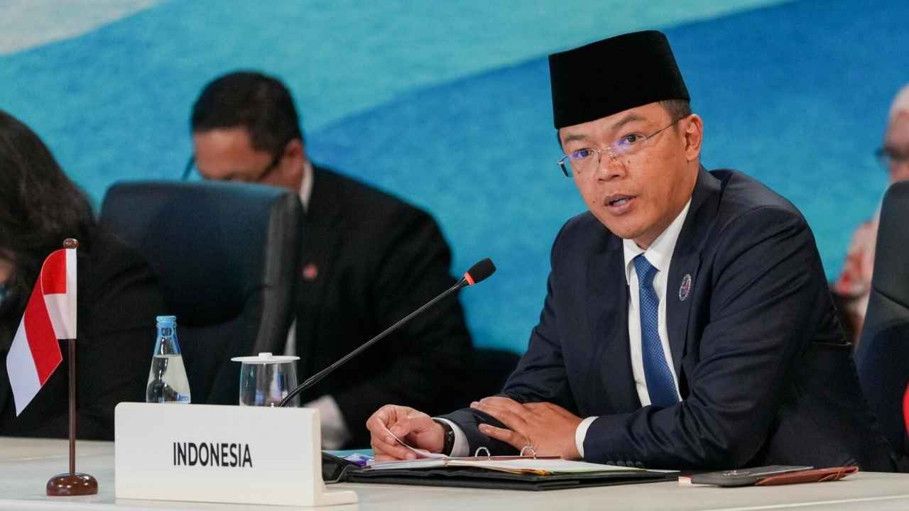 Menteri Luar Negeri RI Sugiono menghadiri ASEAN–Canada Post Ministerial Conference di Manila, Filipina, membahas kerja sama ekonomi, pangan, dan energi.