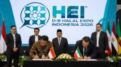 Penandatanganan nota kesepahaman perdagangan pada Hari Keempat D-8 Halal Expo Indonesia 2026 di Tennis Indoor Senayan, Jakarta.