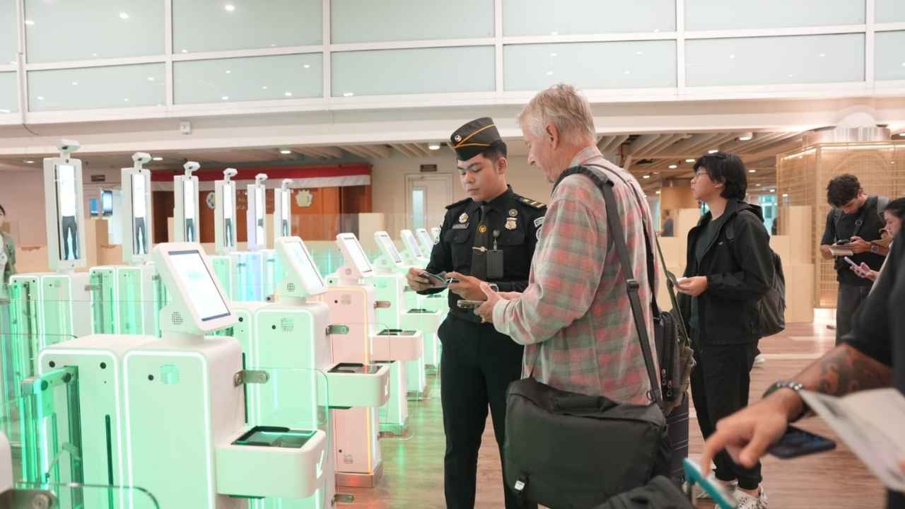 Ilustrasi layanan visa dan pemeriksaan keimigrasian Direktorat Jenderal Imigrasi pada semester I 2026.