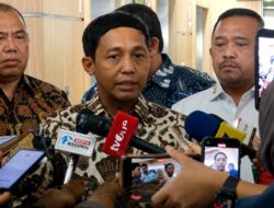 Raja Juli Buka Suara Soal Amplop dari Bupati Kuansing, Langsung Minta Dikembalikan