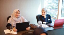 Devi Virhana pendiri BIPA Pertiwi mengajarkan Bahasa Indonesia kepada warga negara asing dari 33 negara melalui pembelajaran daring dan tatap muka.