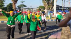 Pegawai dan anggota PIPAS Lapas Jember mengikuti Fun Walk HUT RI ke-81.