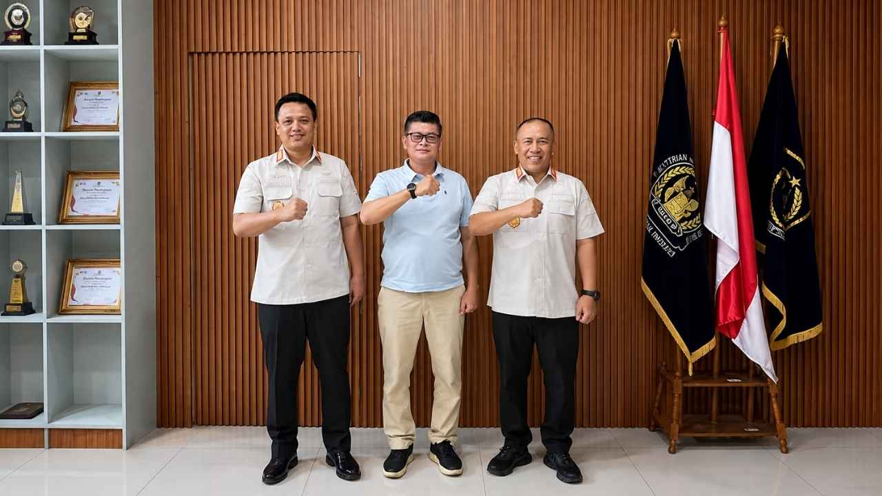 Kantor Imigrasi Jakarta Utara menerima studi tiru Kantor Imigrasi Surakarta dan membahas layanan paspor