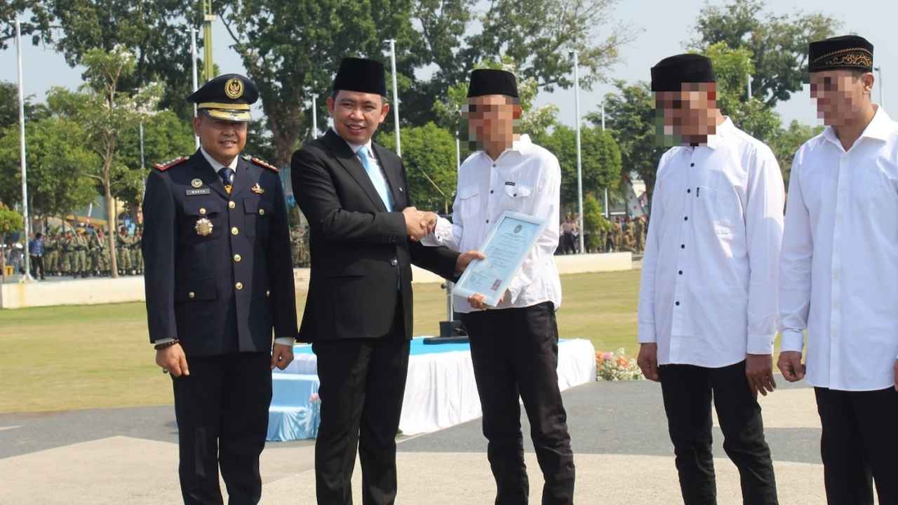 Penyerahan remisi kepada warga binaan Lapas Kelas IIA Jember pada HUT ke-81 Kemerdekaan RI.