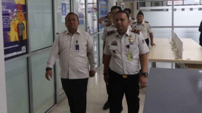 Staf Ahli Menteri meninjau pelayanan dan reformasi birokrasi di Kantor Imigrasi Belawan.
