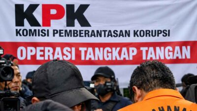 Bupati Bolaang Mongondow Utara Sirajudin Lasena dalam pemberitaan OTT KPK terkait dugaan korupsi proyek jalan Dinas PUTR.