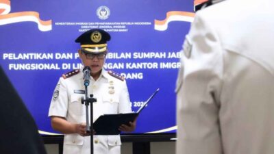 Kantor Imigrasi Padang Lantik Dua Analis Keimigrasian Ahli Muda