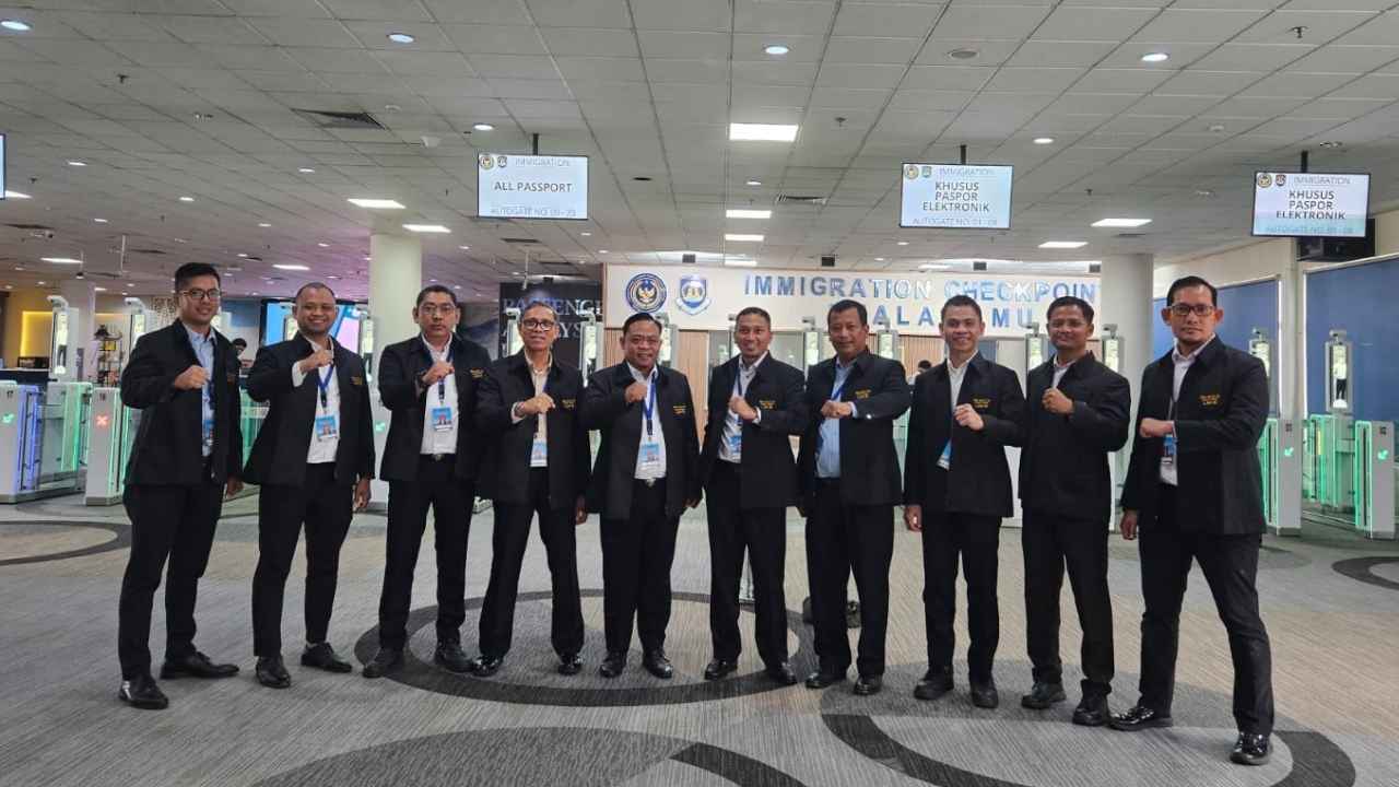 Peserta PKA LAN Aceh mempelajari layanan imigrasi di TPI Kualanamu.