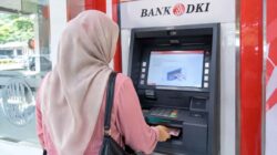 Ilustrasi pencairan bansos PKD September 2026 melalui layanan Bank DKI di Jakarta.