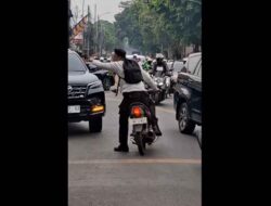 Ambulans Bawa Pasien Kritis Terhambat Iring-iringan Pejabat