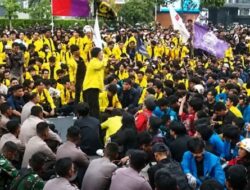 Demo #IndonesiaSadar Memanas, Mahasiswa Bawa 5 Tuntutan