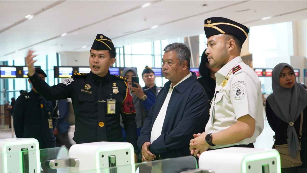 Dirjen Imigrasi Malaysia Dato' Zakaria bin Shaaban mengunjungi fasilitas keimigrasian Bandara Soekarno-Hatta.