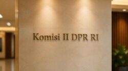 Anggota Komisi II DPR membahas opsi tindak lanjut putusan MK terkait syarat pendidikan Gibran.