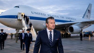 Pesawat Kiamat AS Mendarat di Cebu, Pete Hegseth Hadiri Pertemuan ASEAN