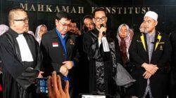 Refly Harun dan Bambang Widjojanto usai putusan MK terkait syarat pendidikan Gibran.
